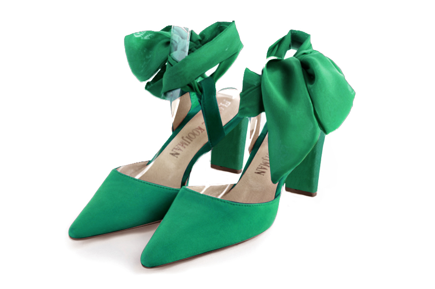 French elegance and refinement for these emerald green dress open back shoes, with an ankle scarf, 
                available in many subtle leather and colour combinations. This pretty pump will sublimate your leg with its scarf tied at the ankle.  
                Matching clutches for parties, ceremonies and weddings.   
                You can customize these shoes to perfectly match your tastes or needs, and have a unique model.  
                Choice of leathers, colours, knots and heels. 
                Wide range of materials and shades carefully chosen.  
                Rich collection of flat, low, mid and high heels.  
                Small and large shoe sizes - Florence KOOIJMAN